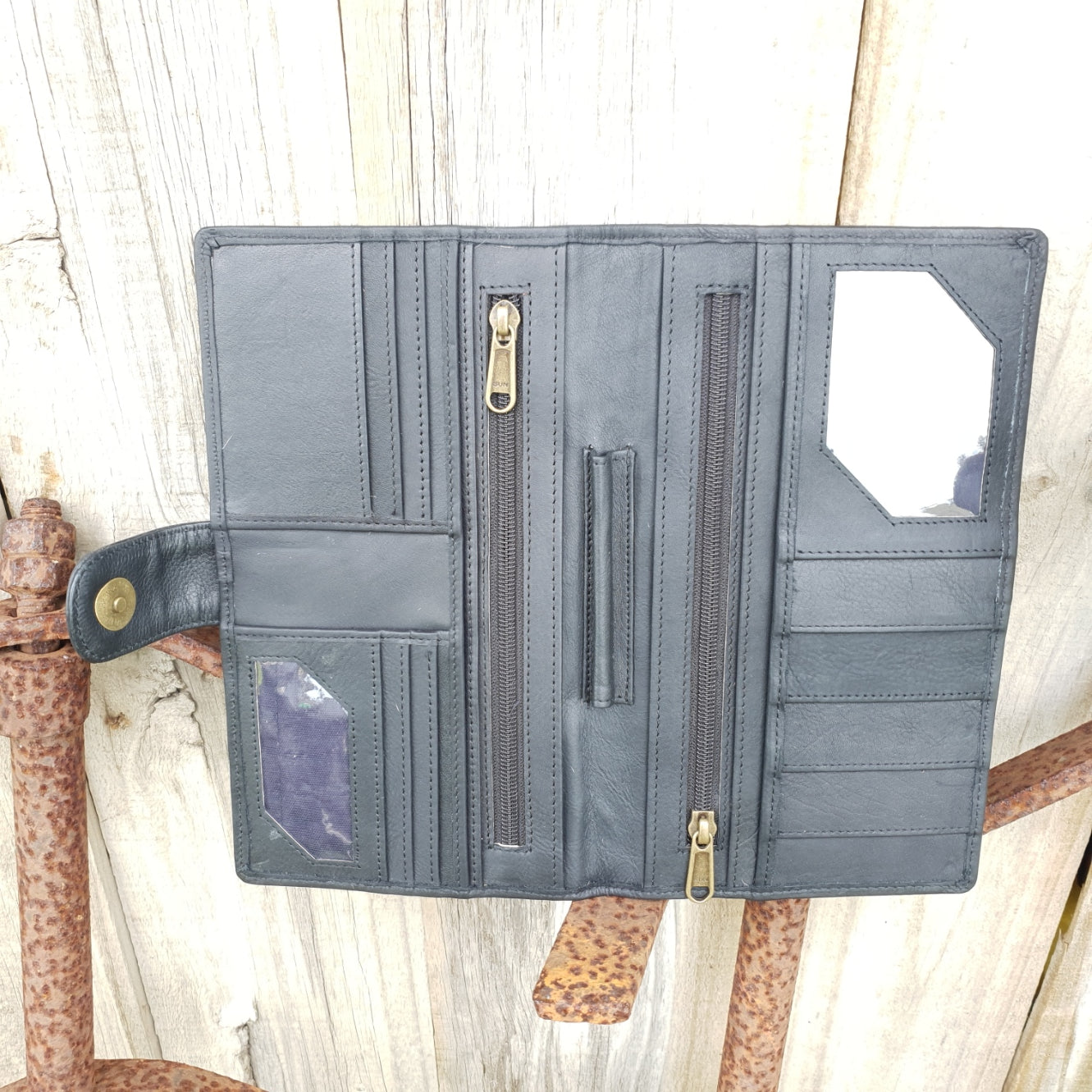 Button Clutch