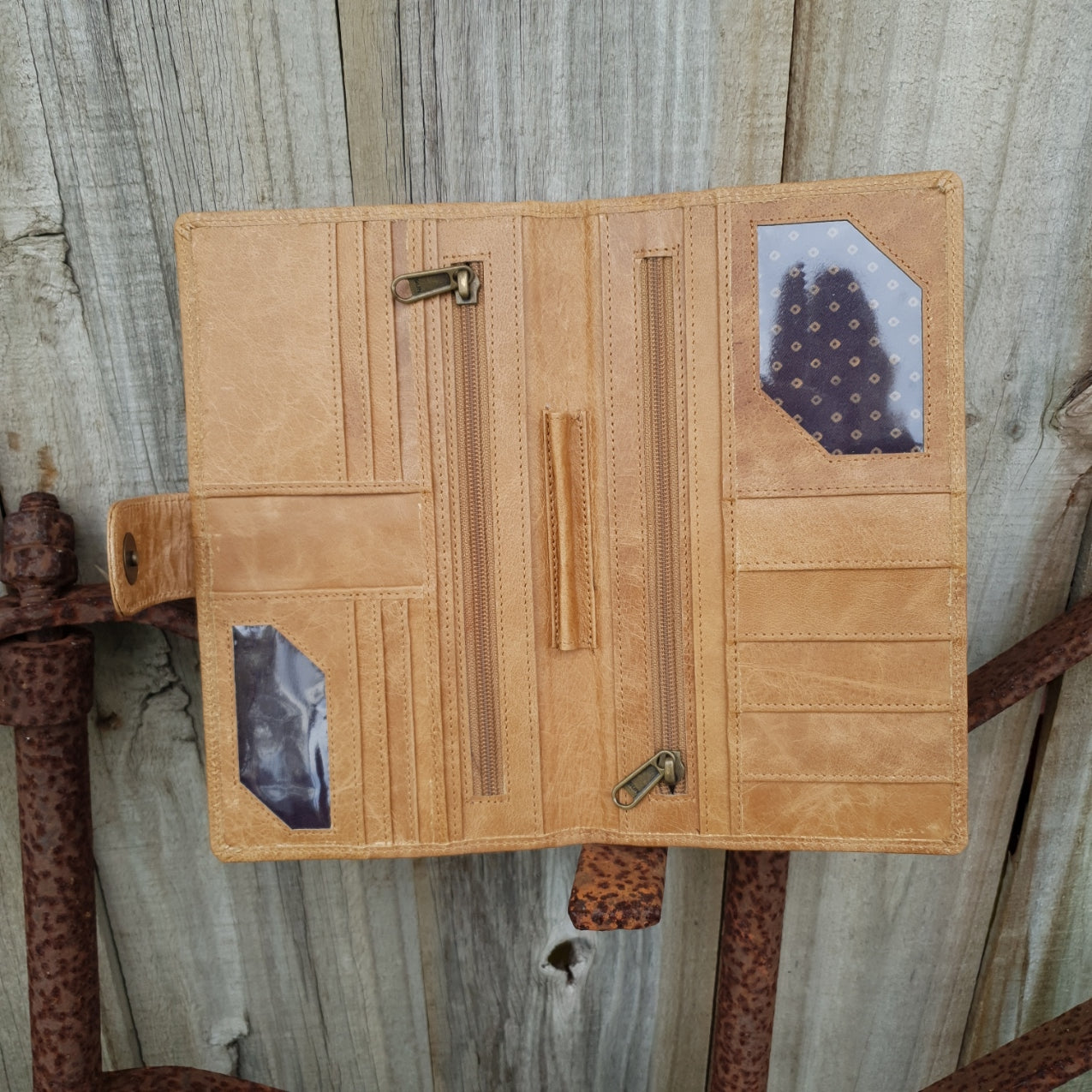 Button Clutch